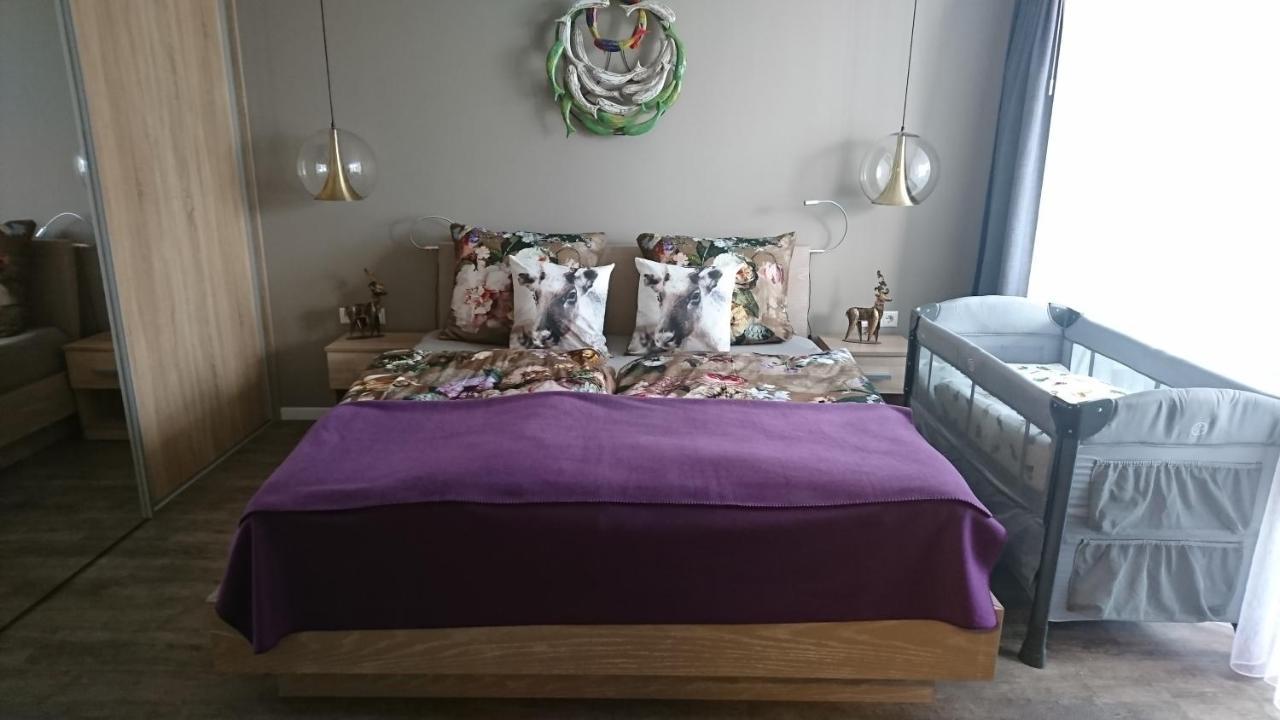 Maurers Schlierseetraum 1 Hochwertige Erdgeschosswohnung Mit Allen Raffinessen Erfreut Sich Auch Urlauber Idealerweise Für Paar Mit Kindern Geeignet Und Vierbeiner Dank Des Tollen Zauns Auf Der Terrasse Stylisch Und Edel Von Der Ausstattung Mit 64 Qm *