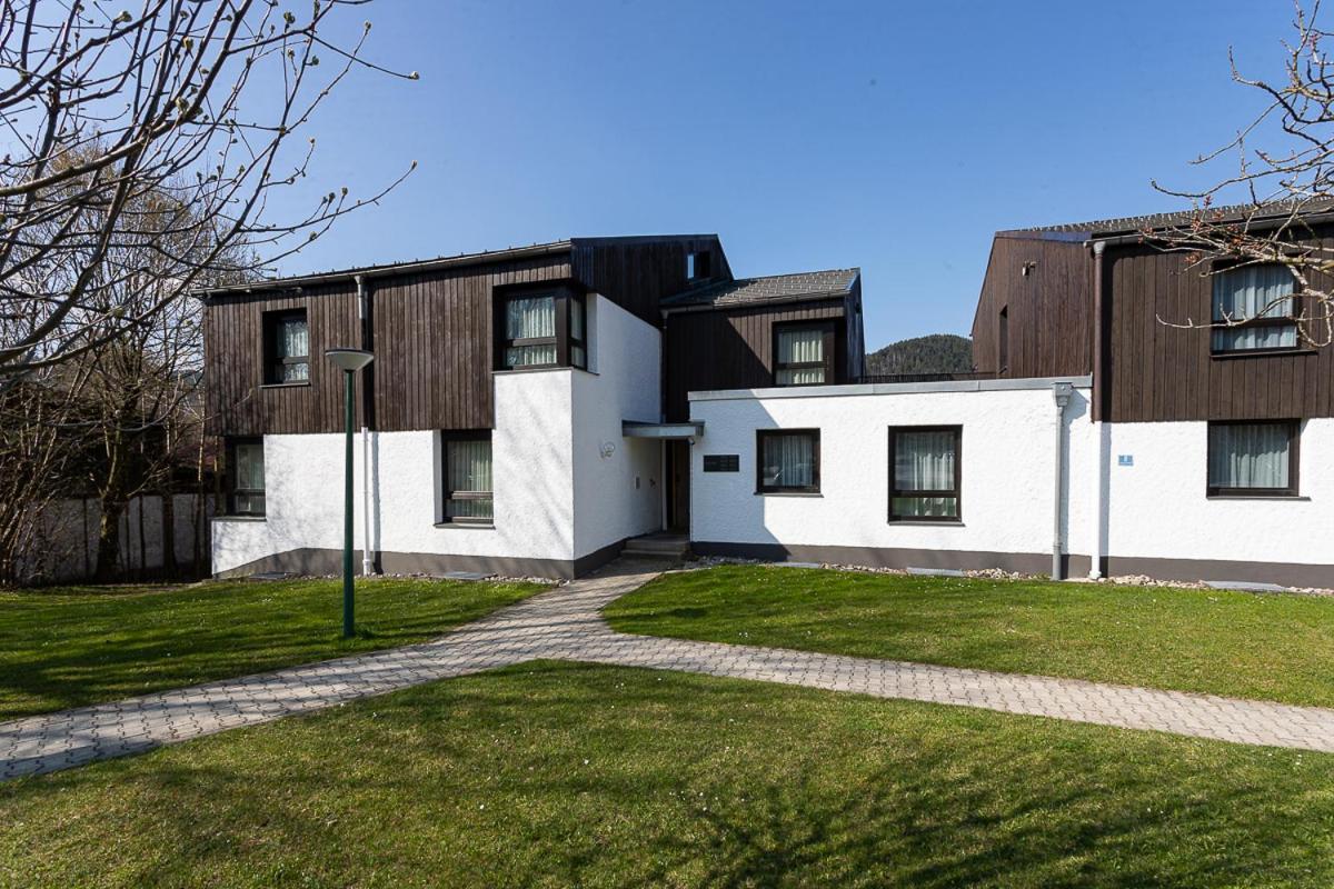 Apartment Maurers Schlierseetraum 1 Hochwertige Erdgeschosswohnung Mit Allen Raffinessen Erfreut Sich Auch Urlauber Idealerweise Für Paar Mit Kindern Geeignet Und Vierbeiner Dank Des Tollen Zauns Auf Der Terrasse Stylisch Und Edel Von Der Ausstattung Mit 64 Qm Schliersee