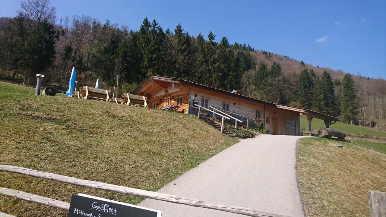 Apartamento Maurers Schlierseetraum 1 Hochwertige Erdgeschosswohnung Mit Allen Raffinessen Erfreut Sich Auch Urlauber Idealerweise Für Paar Mit Kindern Geeignet Und Vierbeiner Dank Des Tollen Zauns Auf Der Terrasse Stylisch Und Edel Von Der Ausstattung Mit 64 Qm Schliersee