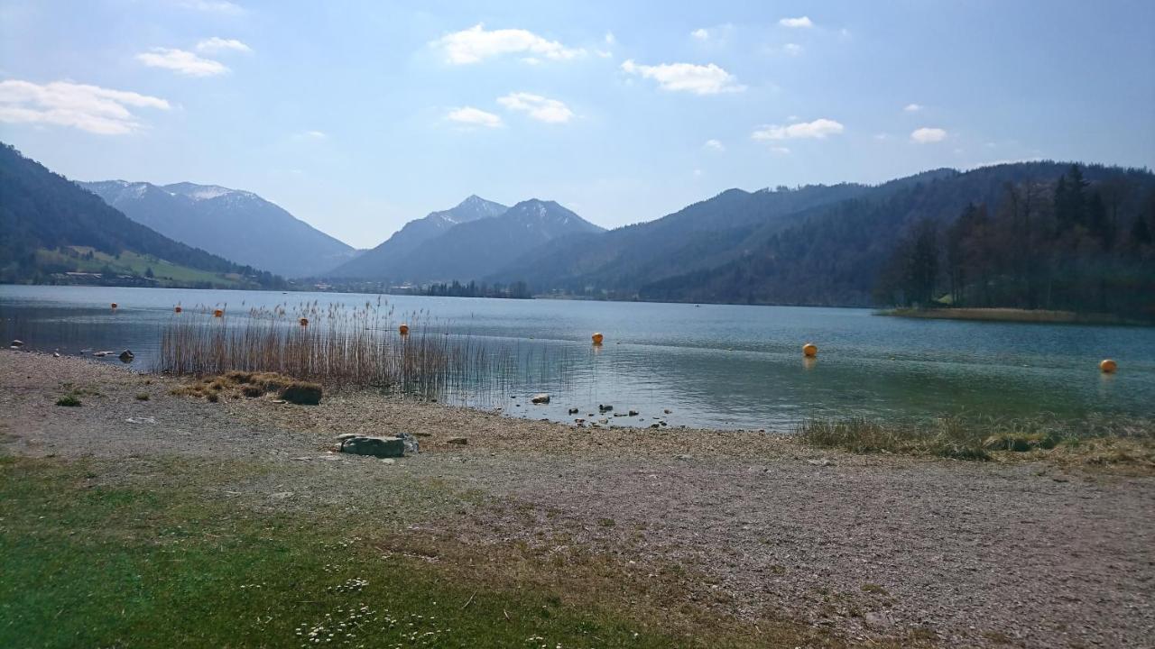 Maurers Schlierseetraum 1 Hochwertige Erdgeschosswohnung Mit Allen Raffinessen Erfreut Sich Auch Urlauber Idealerweise Für Paar Mit Kindern Geeignet Und Vierbeiner Dank Des Tollen Zauns Auf Der Terrasse Stylisch Und Edel Von Der Ausstattung Mit 64 Qm *